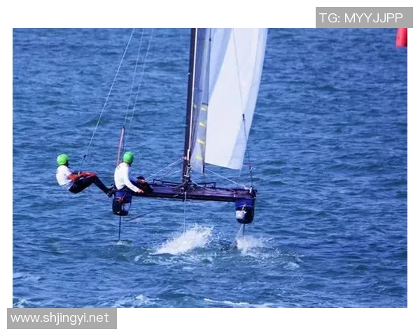 竞技SUP：探索水上运动新风潮，挑战极限运动的未来之路